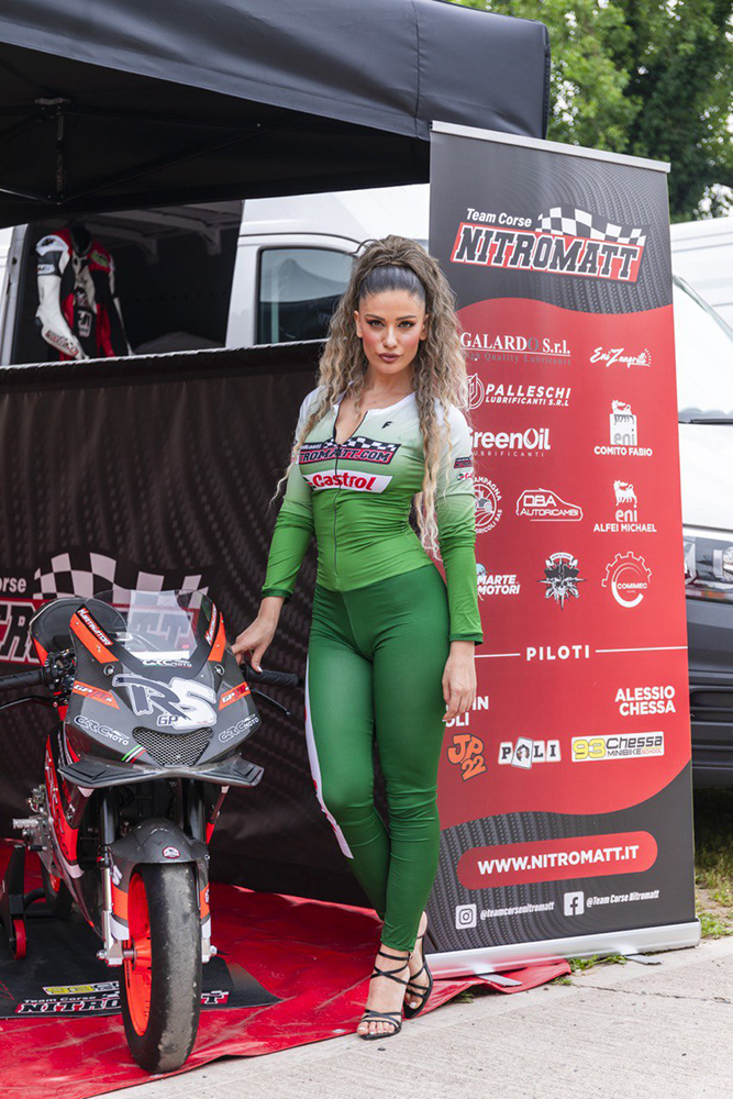 promozione-modella-divadomani-sponsor-civ-minimoto-2024-dora-02